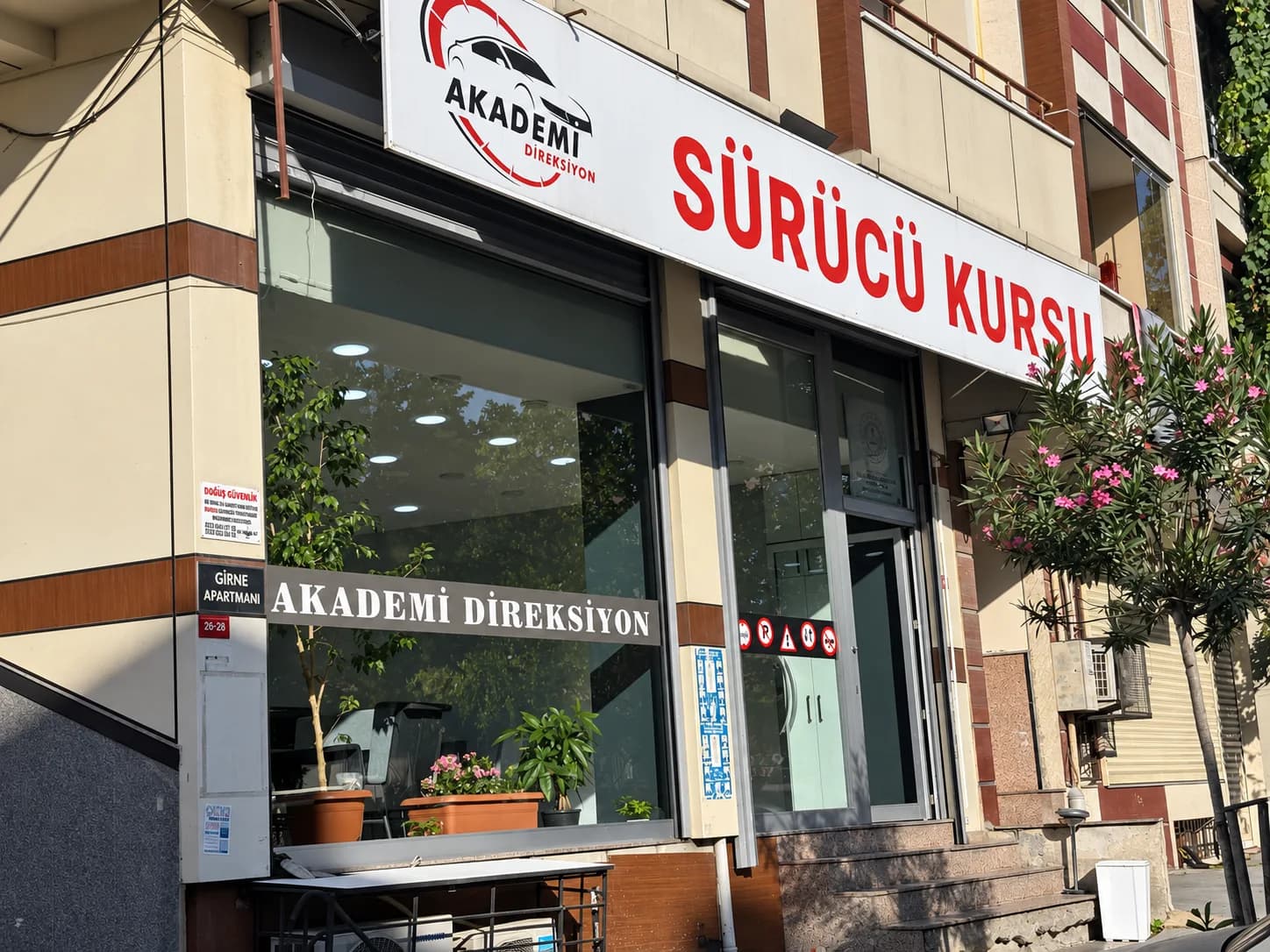 Akademi Direksiyon Yeşilpınar dış cephesi
